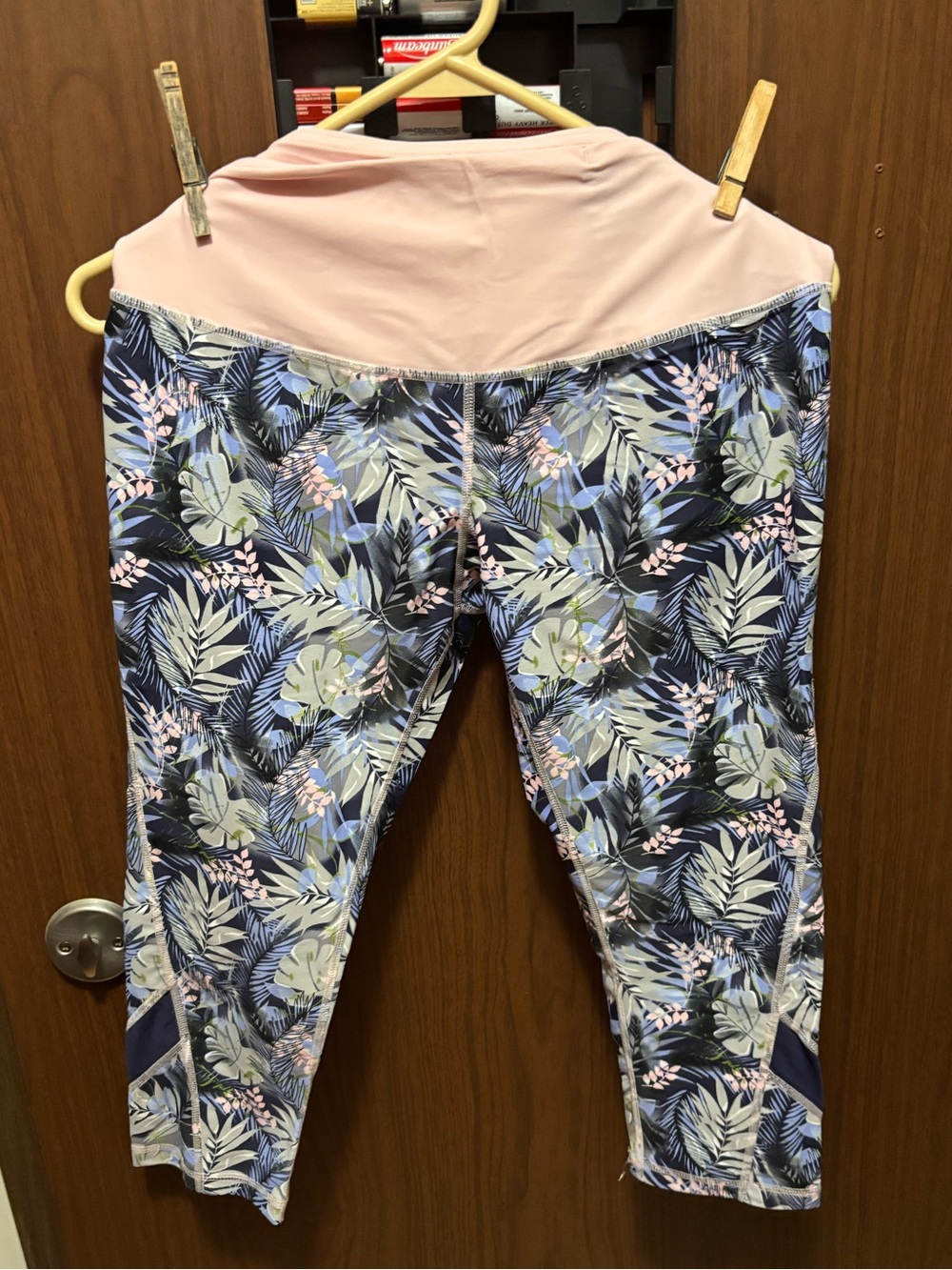 Tropical Print Cropped Active Leggings Size Medium Pink Waistband